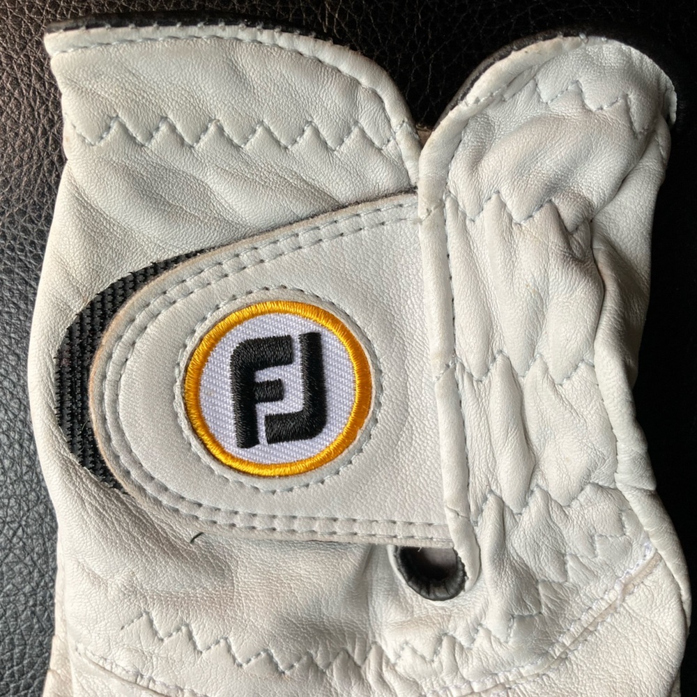 FootJoy StaSof Performance Leather Left Hand Golf Glove - Picture 3 of 10